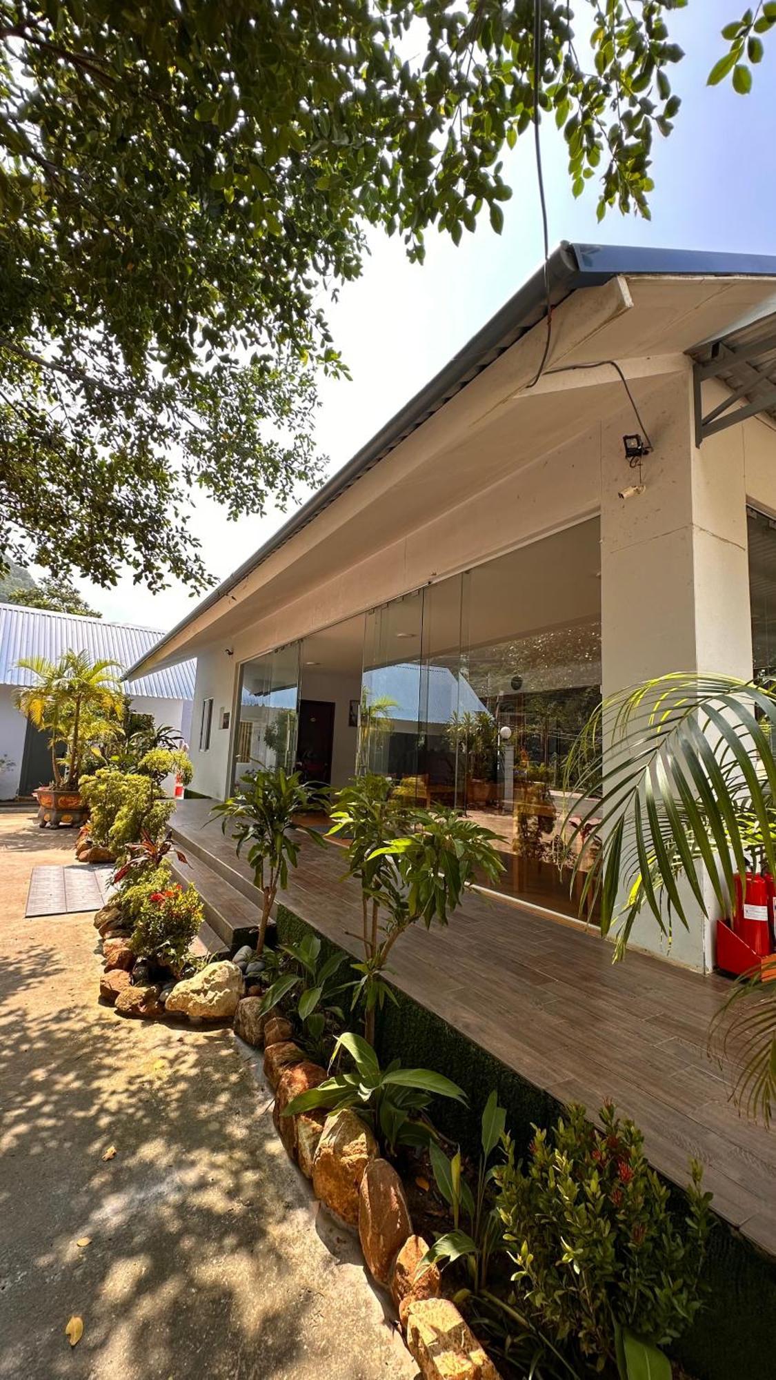 Bungalow Hotel Chi Khu Co Ong Екстериор снимка